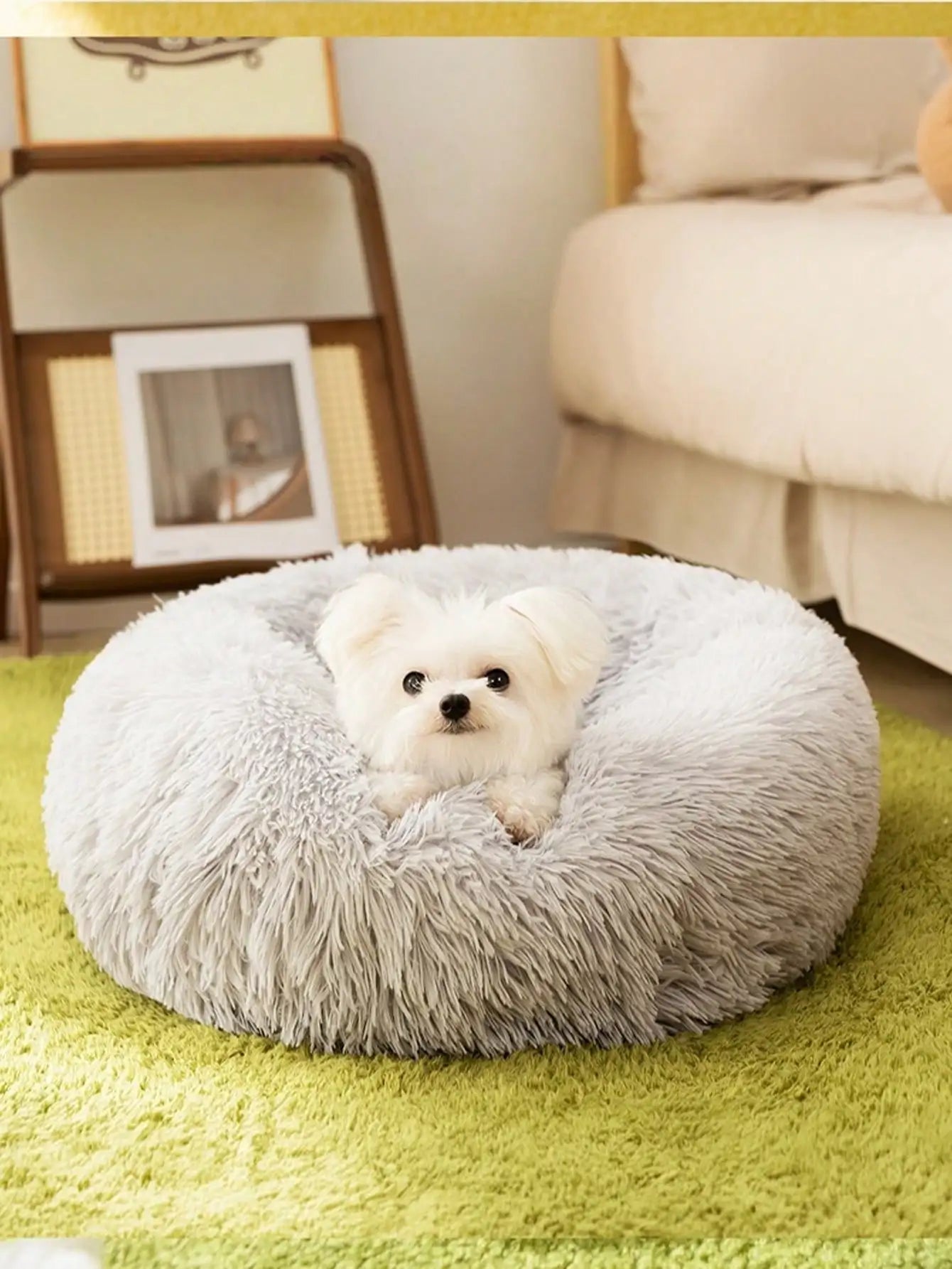 Luxurious Plush Round Pet Bed For Small To Medium Pets